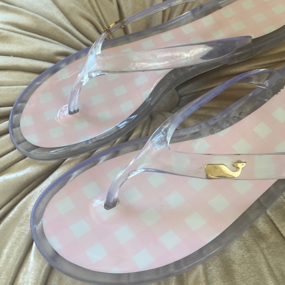 Vineyard Vines Shoes - 🎀 Vineyard Vines Rubber Sandals Gorgeous pink & white - flip flops size 8
